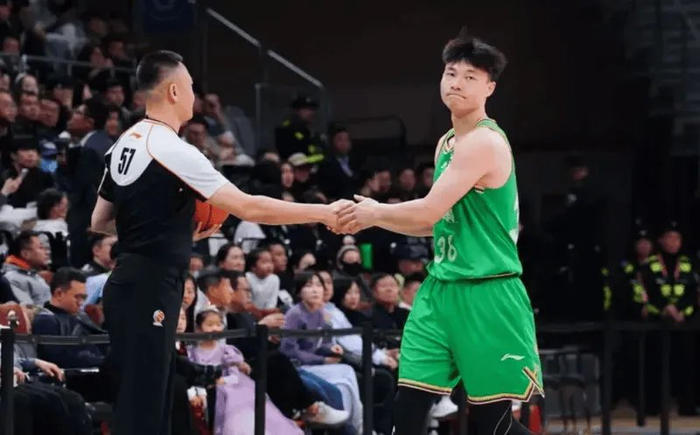 青岛双加时力克辽宁 赵继伟鄢手骐姜宇星集体低