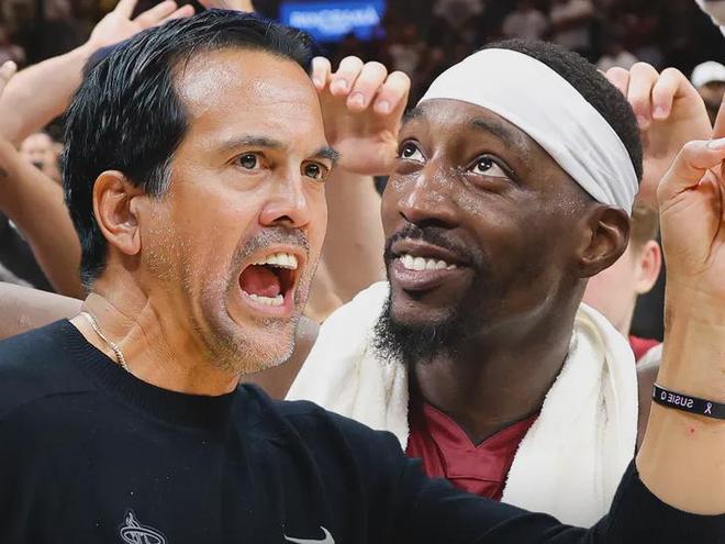 马刺大胜热火提前锁定西南赛区冠军 阿德巴约与