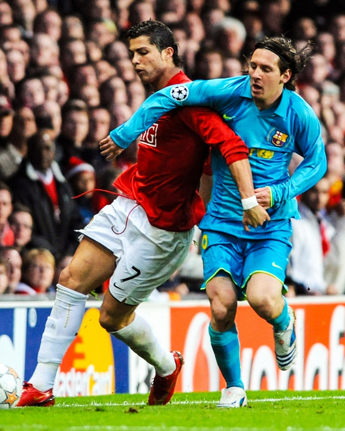 梅西C罗欧冠半决赛首对决 18年前巴萨诺坎普激战