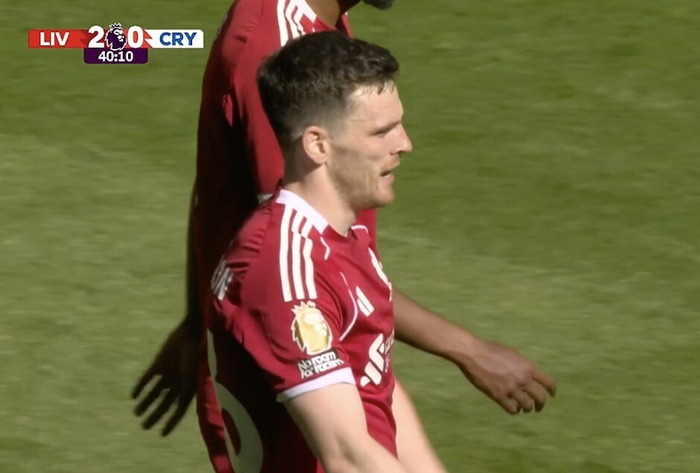 罗伯逊英超两年后破门 角色转型引热议