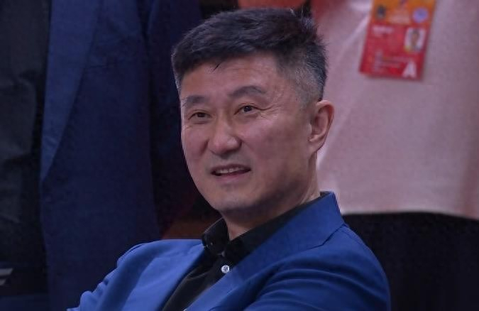 广东男篮客场逆转广州杜锋帅位悬顶