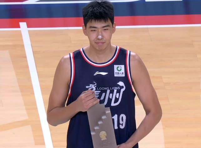 广东男篮客场逆转广州杜锋帅位悬顶